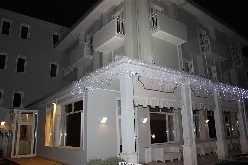 Hotel Rosa أبانو تيرمي المظهر الخارجي الصورة