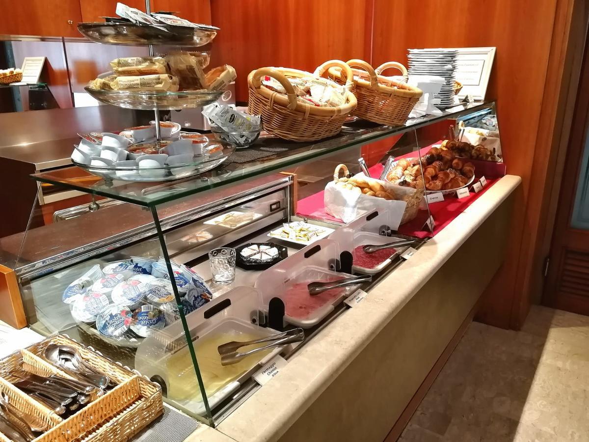 Hotel Rosa أبانو تيرمي المظهر الخارجي الصورة