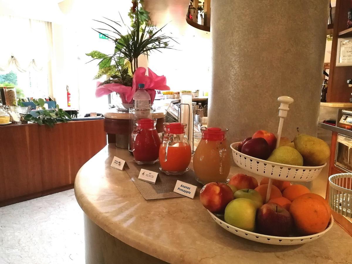 Hotel Rosa أبانو تيرمي المظهر الخارجي الصورة